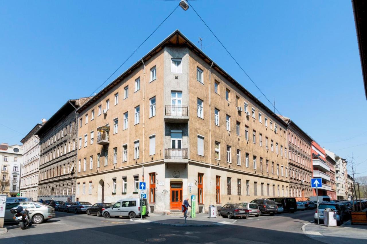 Atosland Apartment Budapest Bagian luar foto