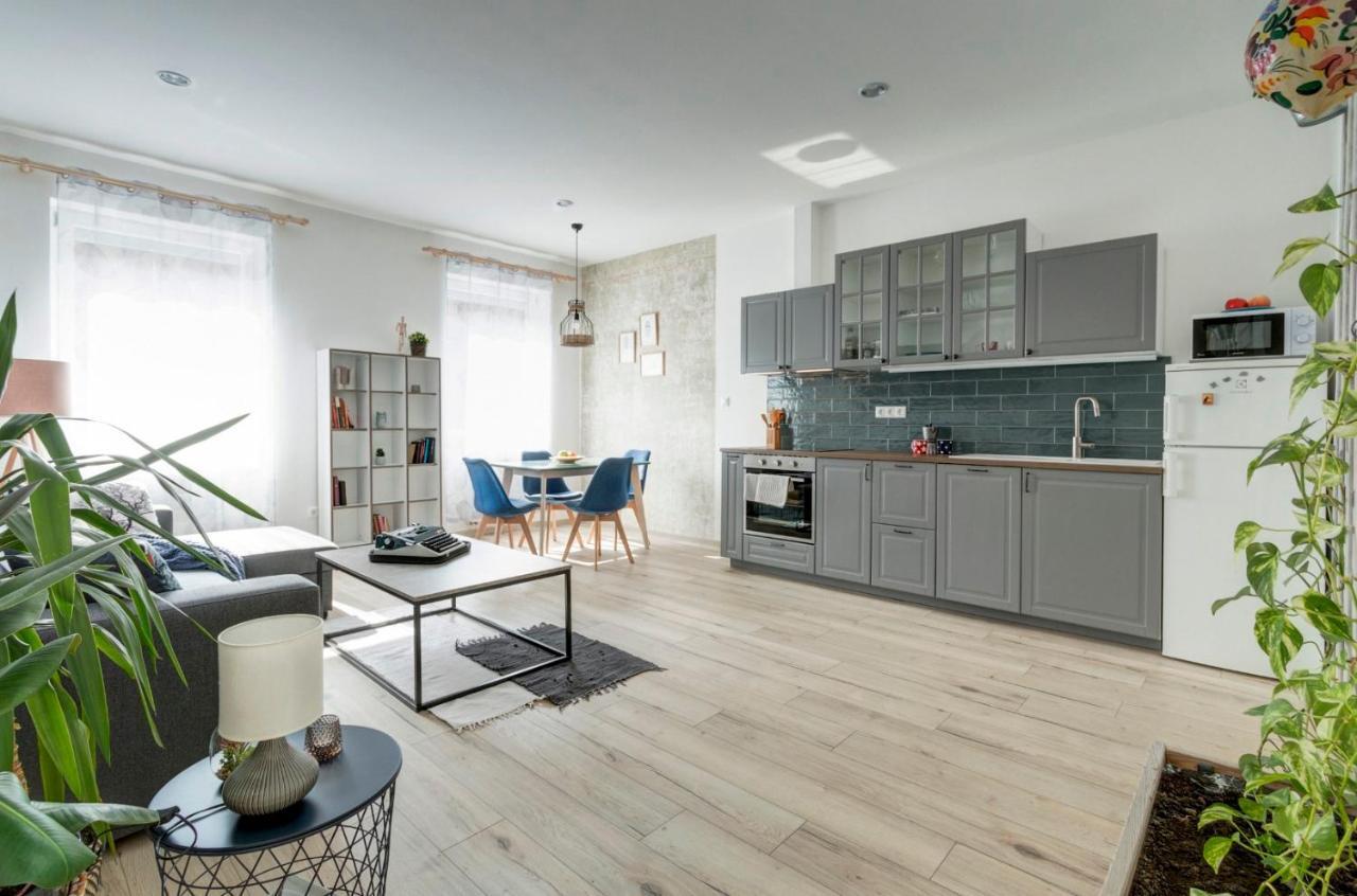 Atosland Apartment Budapest Bagian luar foto