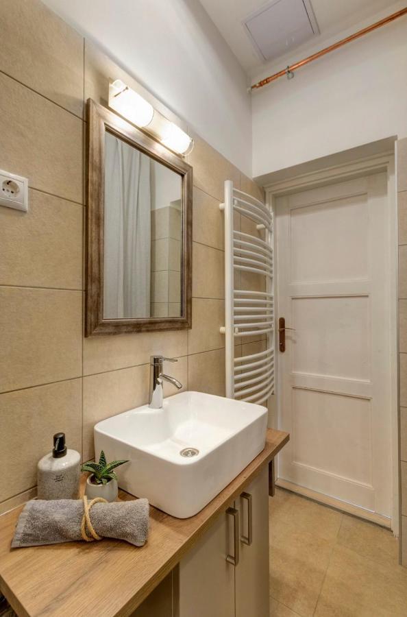 Atosland Apartment Budapest Bagian luar foto